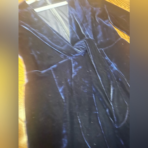 Long sleeve dark blue velvet mini/midi dressss - Picture 2 of 2